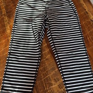 Women’s Athleta size Small Black & White Striped Leggings - cropped